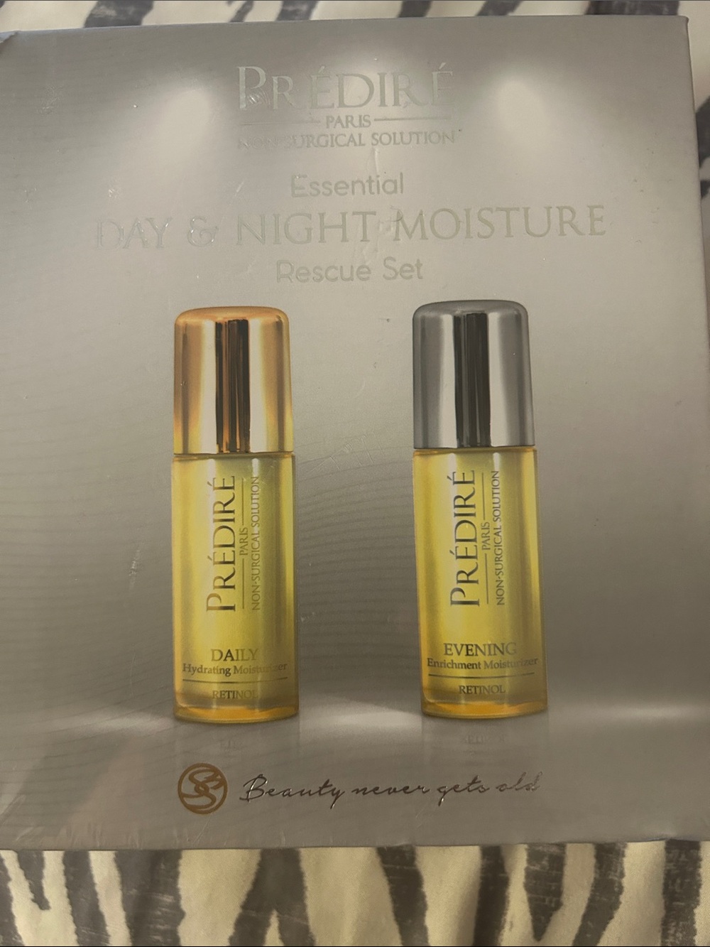 Essential Day & Night Moisture Rescue Set - Gold/Gray